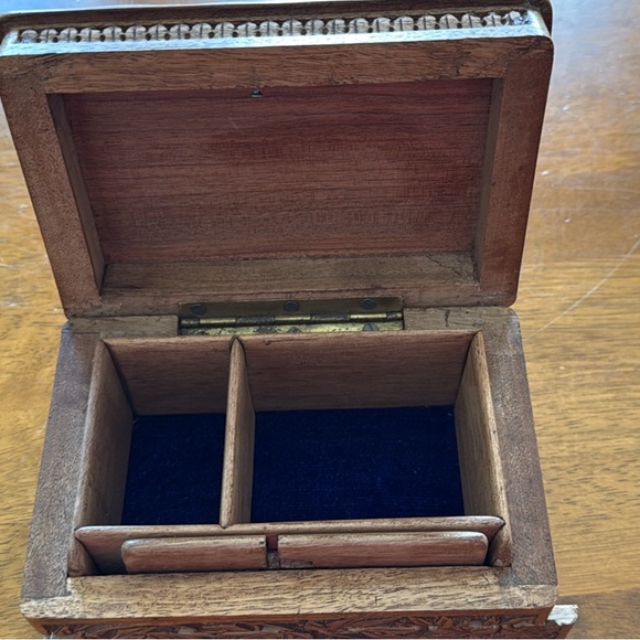 Kashmiri Intricately Carved Wooden Box, MCM - Picture 3 of 6